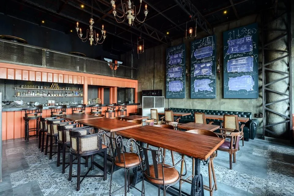 Why Canadian Restaurant Operators Are Choosing Direct-to-Manufacturer Commercial Furniture