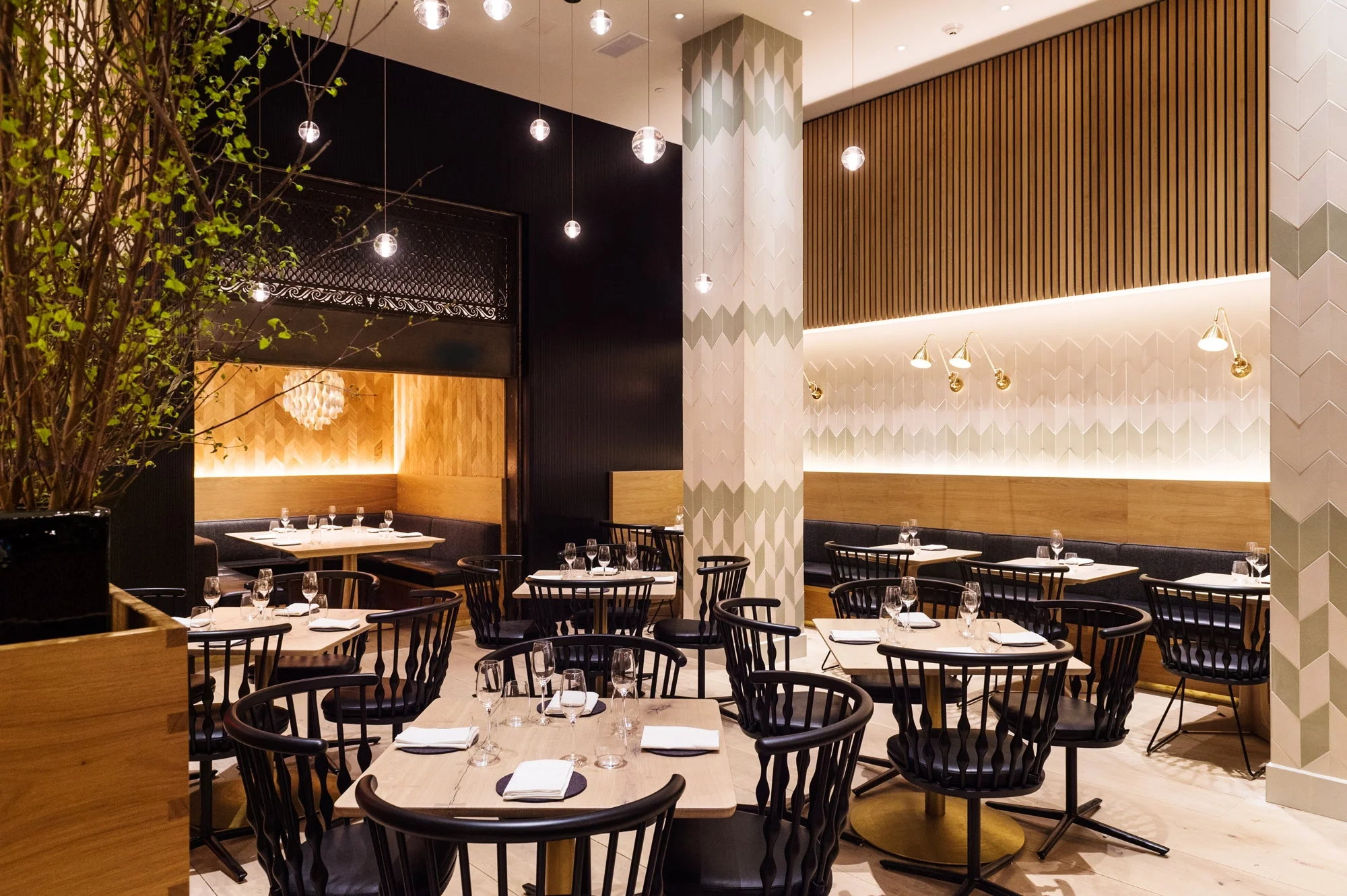 Restaurant Furniture Manufacturer: Custom Commercial Seating & Tables