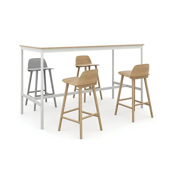 High tables and high chairs
