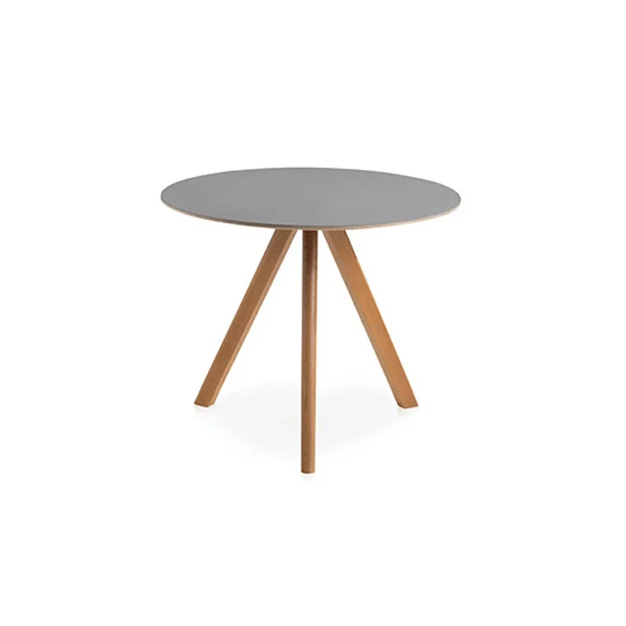 Restaurant round table