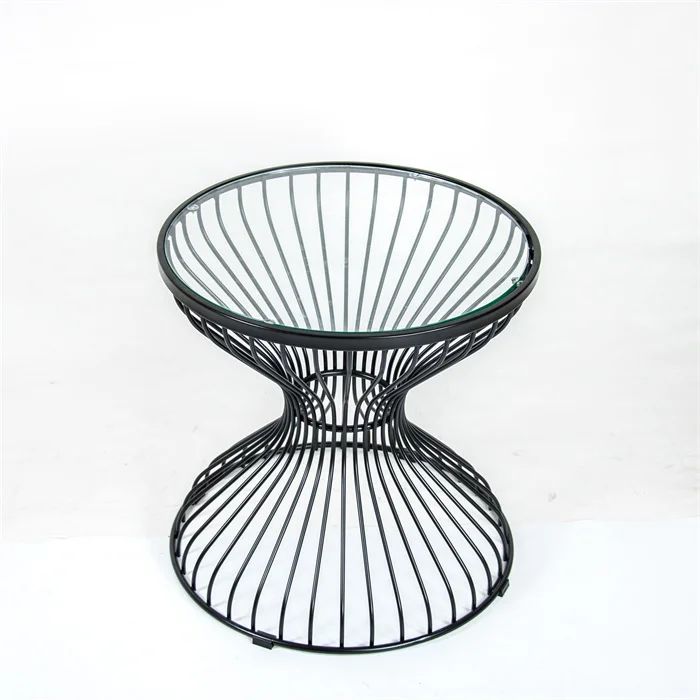 Black Hourglass Wire Lounge Chair
